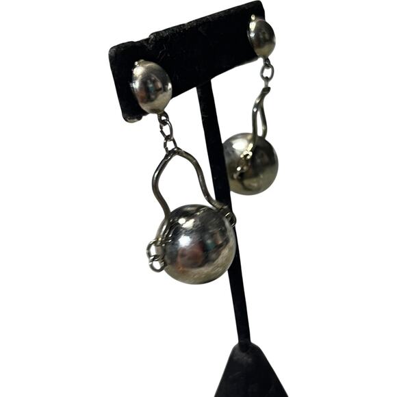 Vintage Silver Metal Orb Ball Dangle Clip On Statement Earrings - Picture 8 of 10